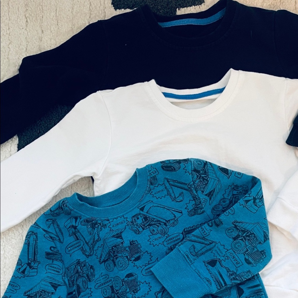 2T Light weight sweatshirts